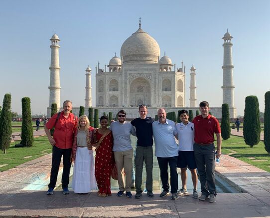 Group Picture in front of Taj Mahal
